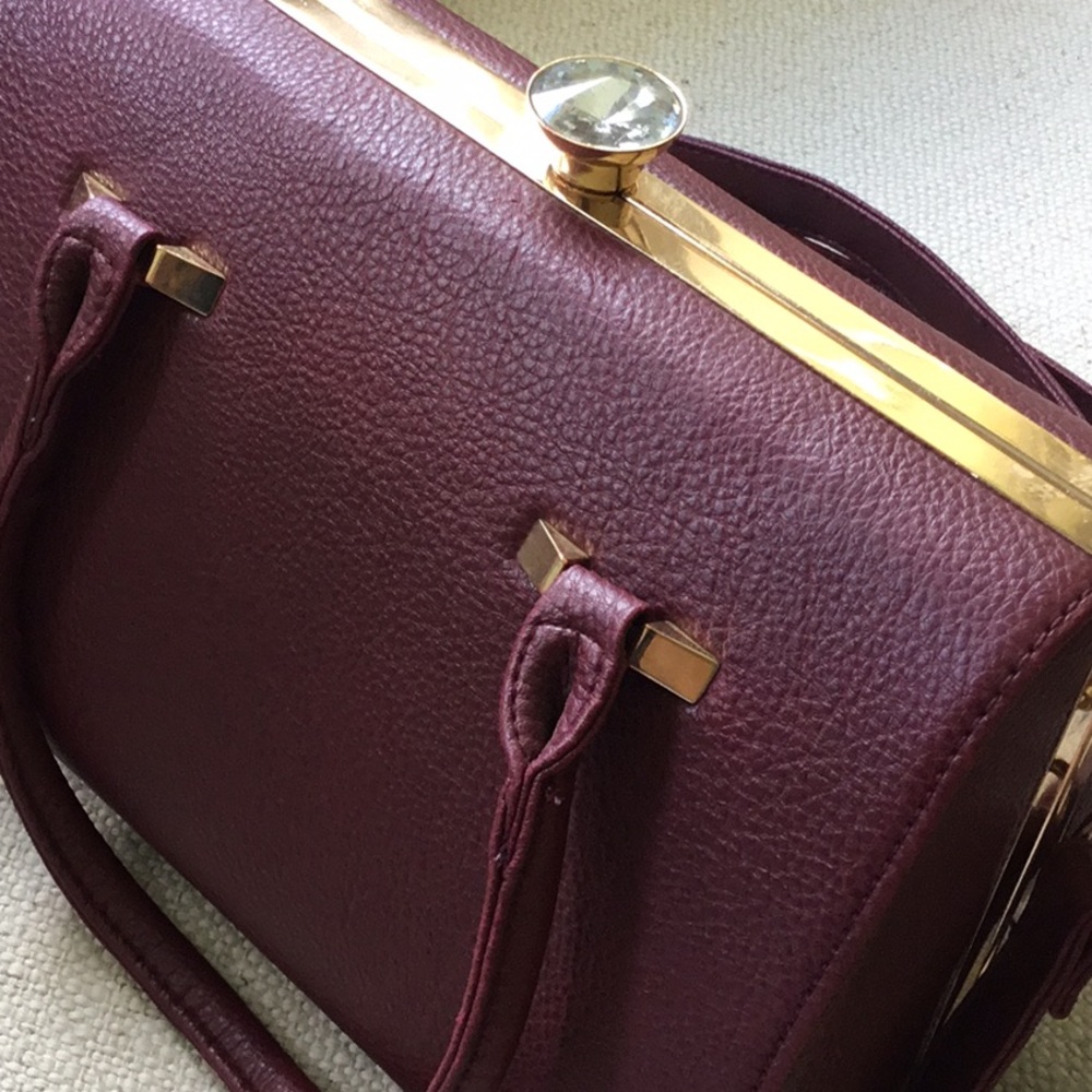 Hard shell purse